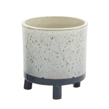 Lova Footed Pot